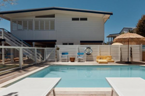 BAY PROPERTIES . The Sailor Shack
